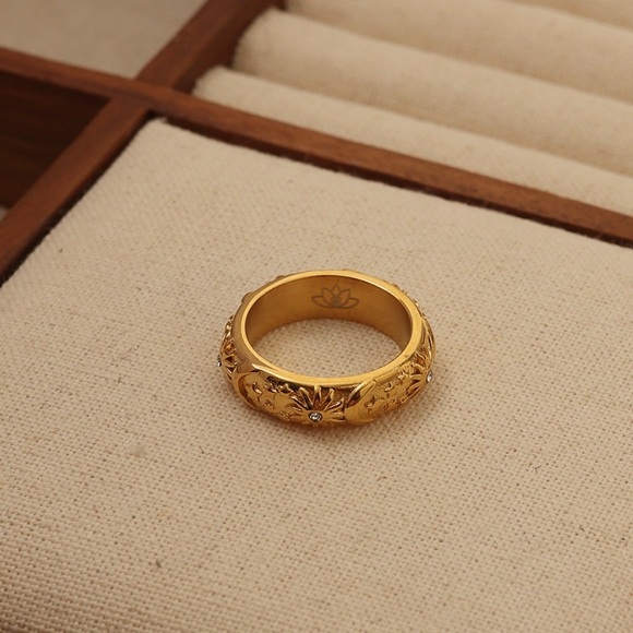 Inner Harmoni 18K Gold Plated Elegant Gold Sun and Moonlight Ring - Picture 3 of 3